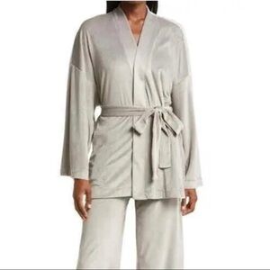 SKIMS by Kim Kardashian Velour Fleece Wrap Short Robe SMOKE size small NWT
